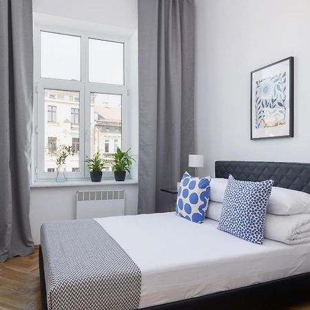 1-Bedroom Apartment - 65 Dluga Street Krasków Eksteriør bilde