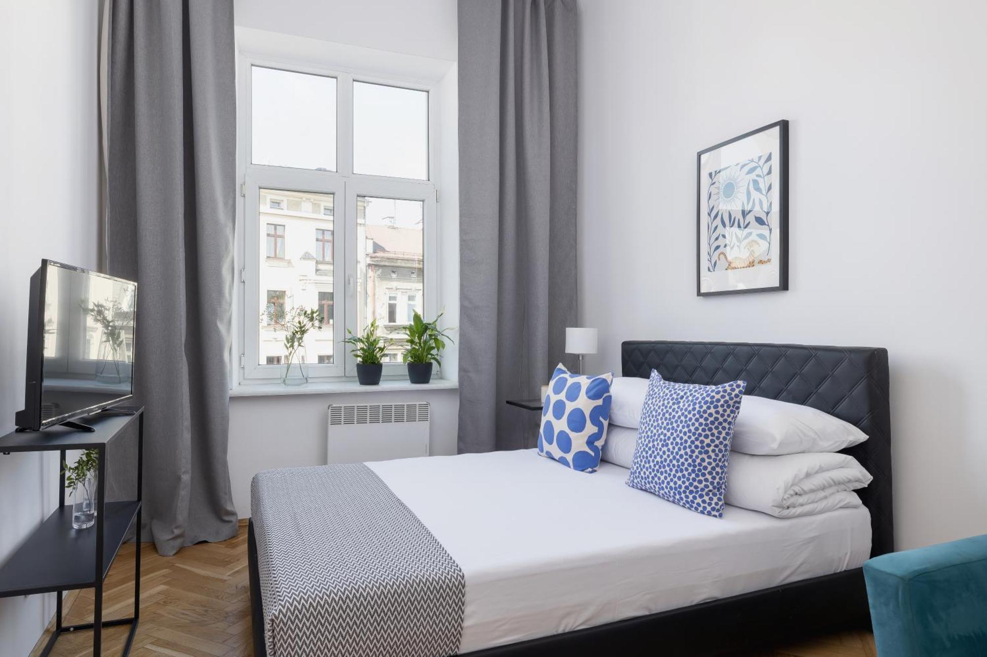 1-Bedroom Apartment - 65 Dluga Street Krasków Eksteriør bilde